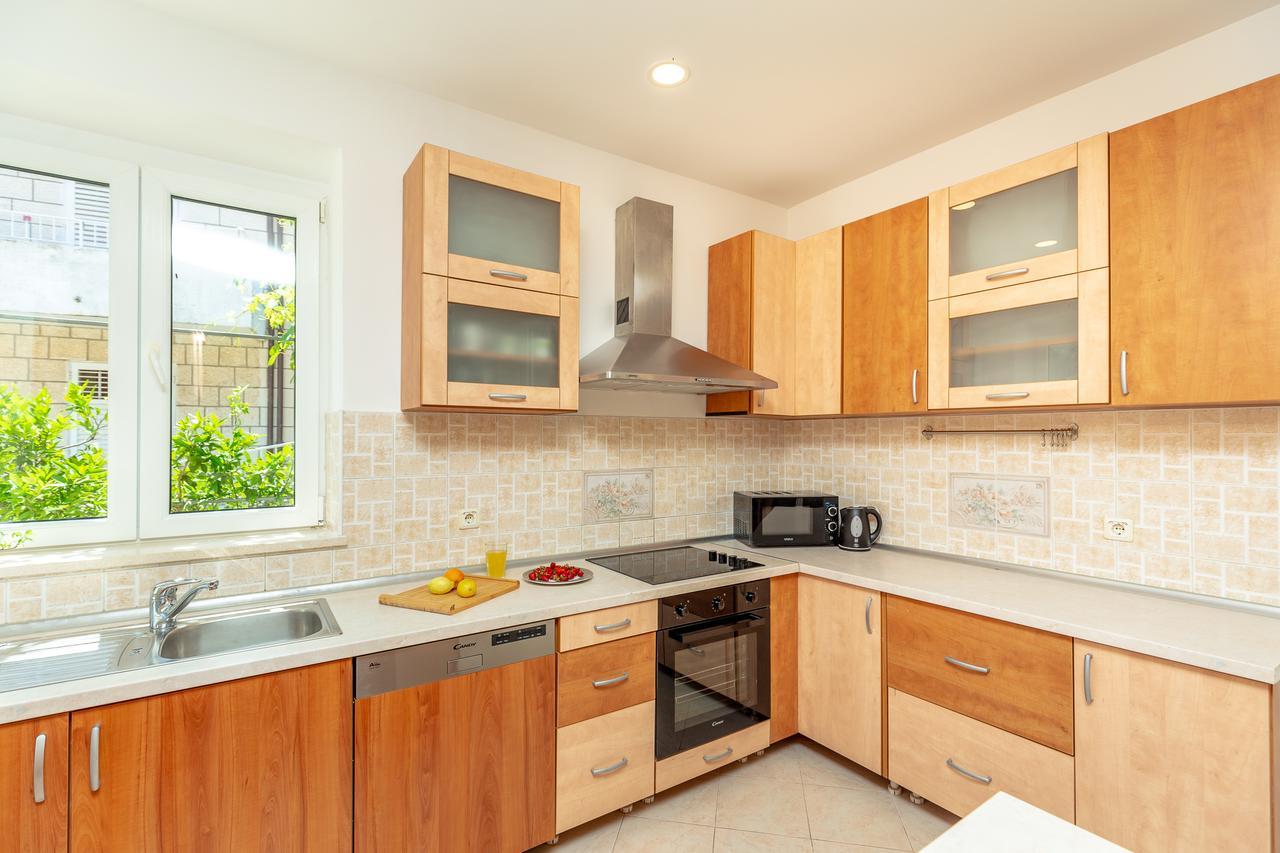 Downtown Serenity House دوبروفينك المظهر الخارجي الصورة