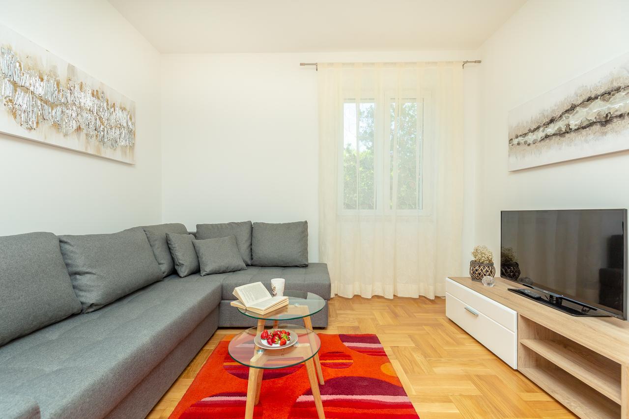 Downtown Serenity House دوبروفينك المظهر الخارجي الصورة