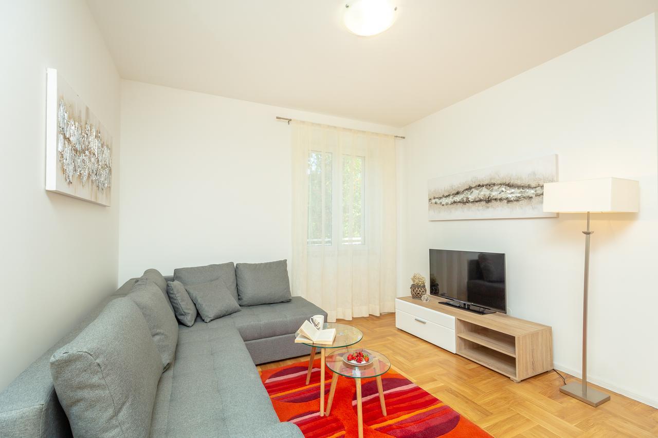 Downtown Serenity House دوبروفينك المظهر الخارجي الصورة