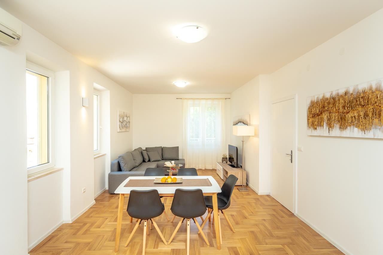 Downtown Serenity House دوبروفينك المظهر الخارجي الصورة